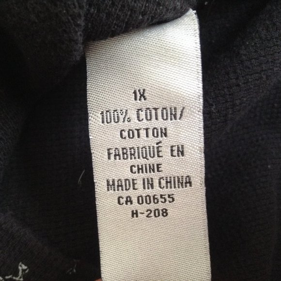 MXM Plus Sz T-Shirt w/ Heart & Crossbones Pattern - Picture 5 of 6